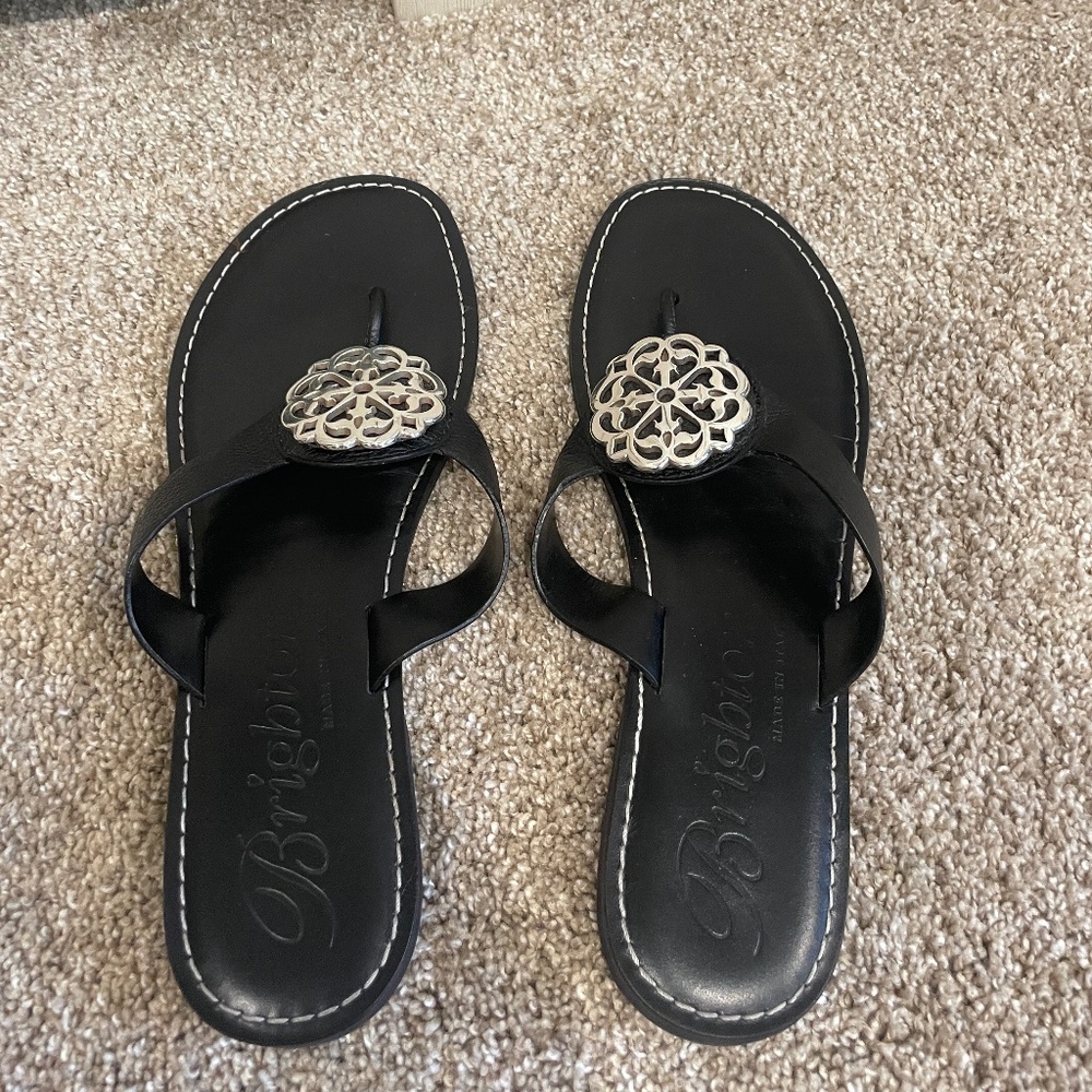 Brighton Alice black leather medallion sandals 9. MSRP $205